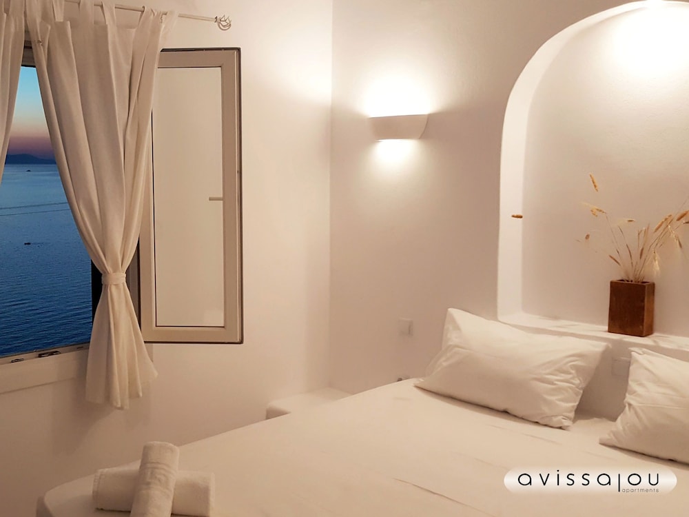 Suite, 1 Bedroom, Pool View, Sea Facing