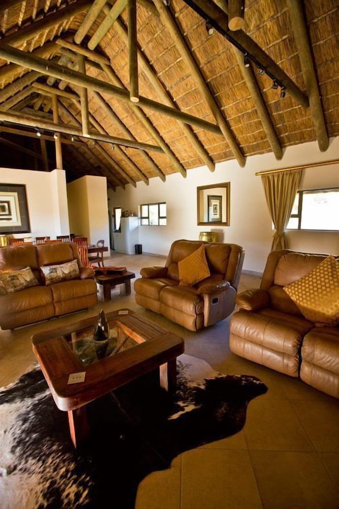 Nightjar Retreat - 4 Bedroom Bush Villa photo 2