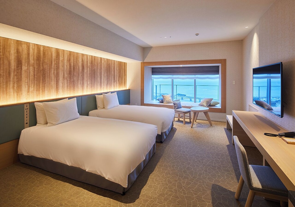 Ocean Corner Deluxe Room (for 3 People), Non Smoking - Photo 1