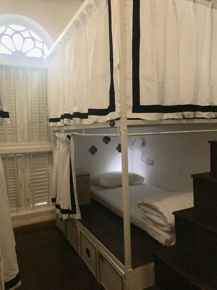 Bed in 8-Bed Mixed Dormitory photo 3