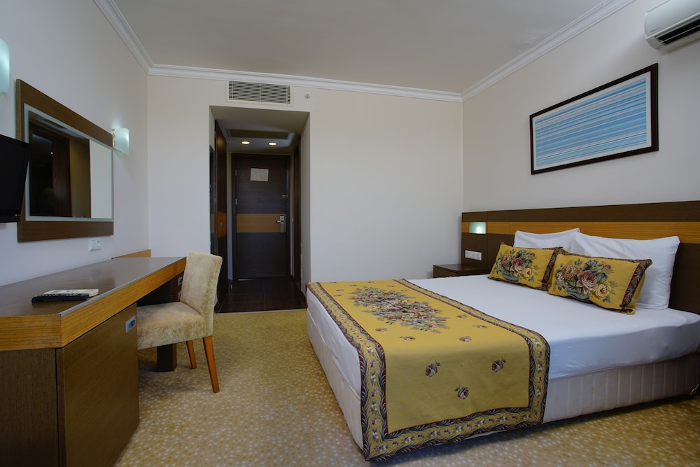 Standard Triple Room photo 3