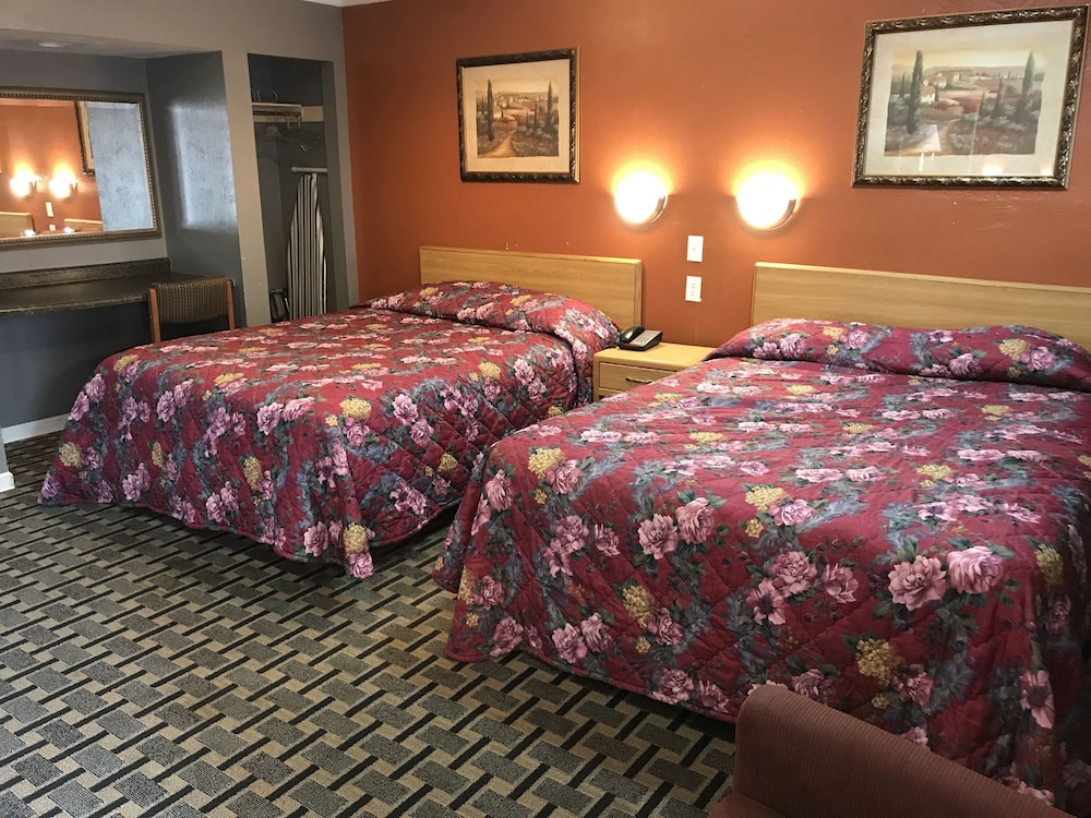Standard Double Room, 2 Queen Beds