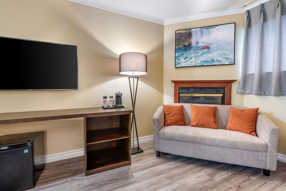 Room, Multiple Beds, Non Smoking - Photo 4
