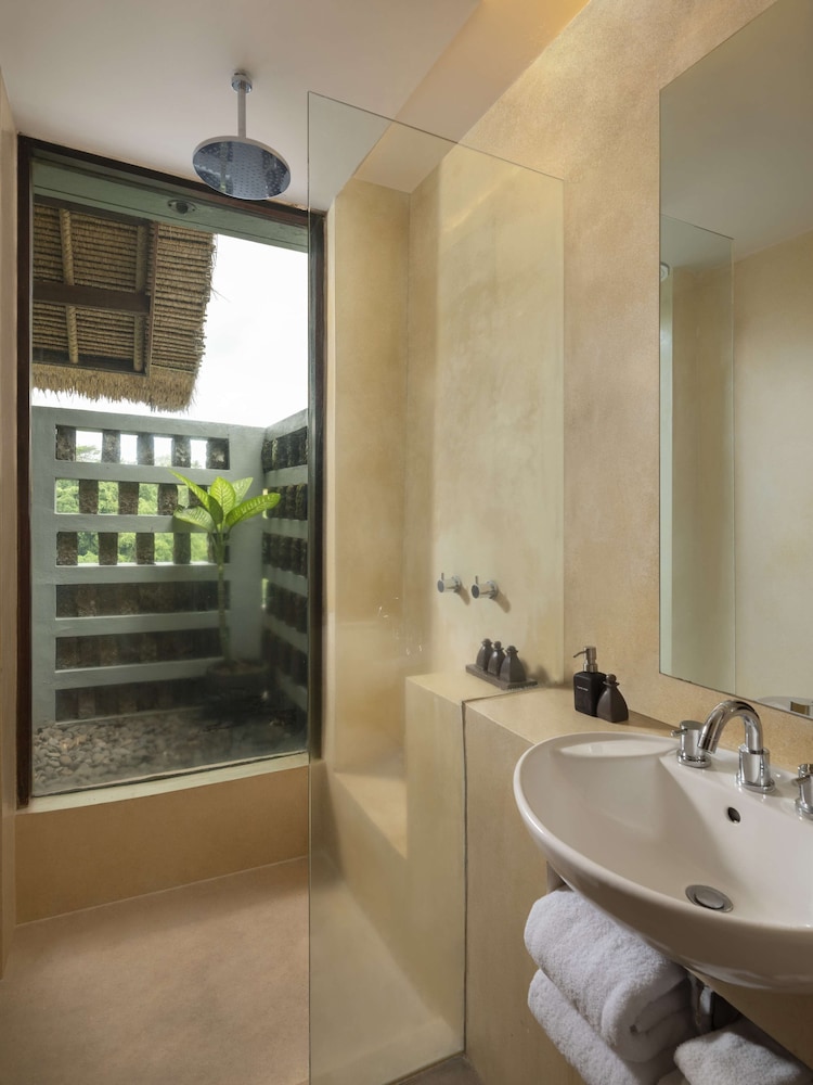 Superior Room, 2 Twin Beds, Hill View - Photo 6