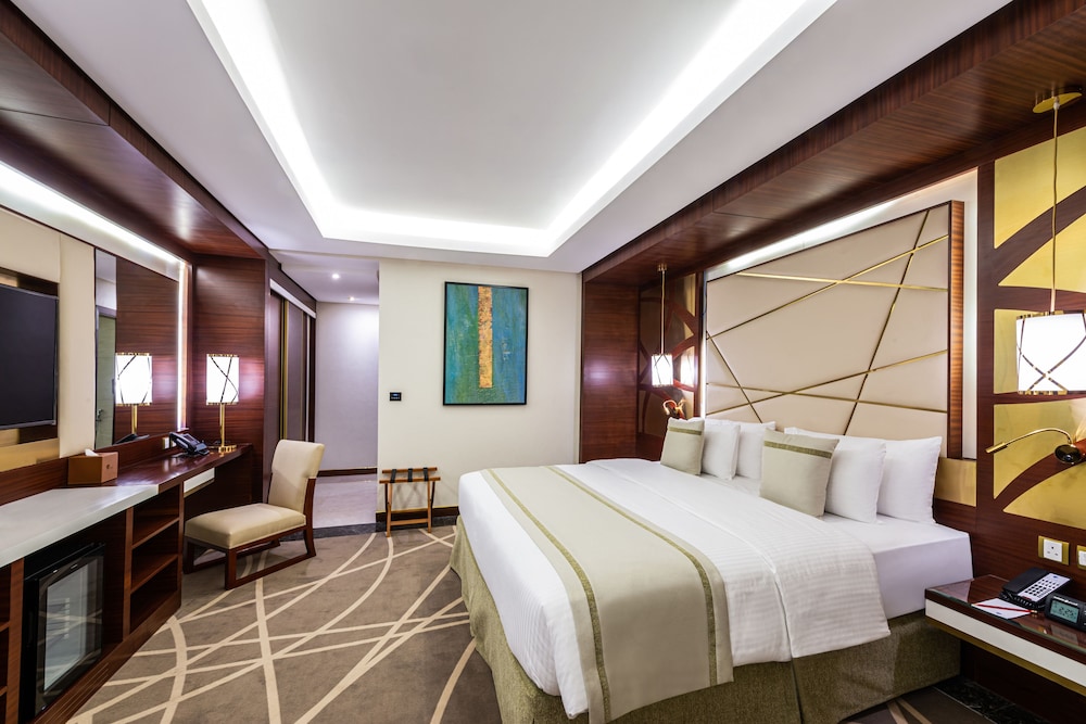 Royal Studio Suite