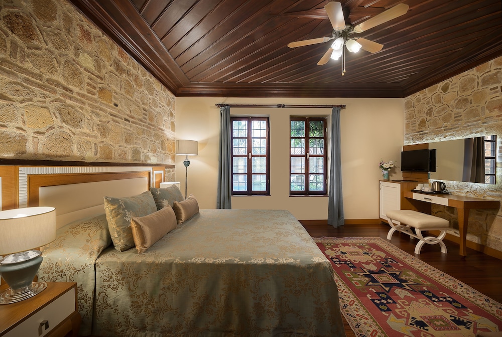 Deluxe Double or Twin Room - Photo 5