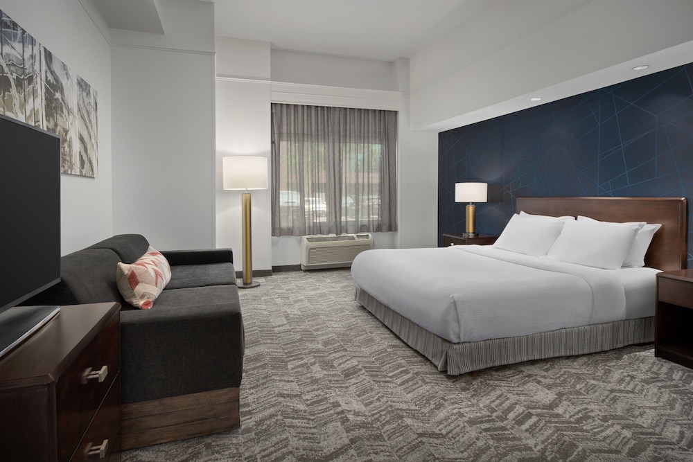 Suite, 1 King Bed with Sofa bed (Mobility/Hearing Access, Roll-In Shwr) photo 2