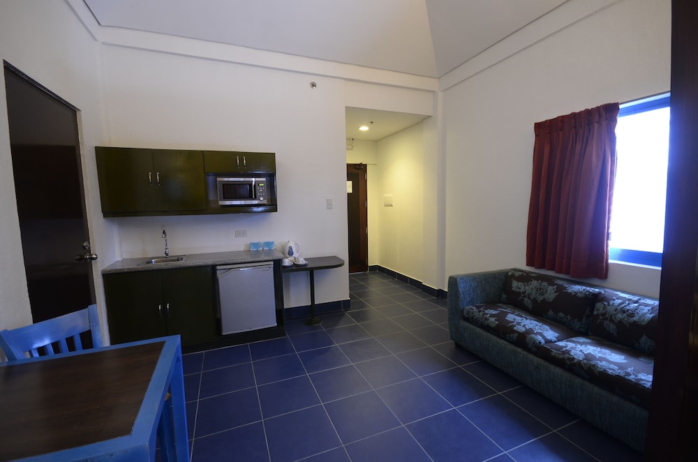 Room, 2 Queen Beds, Non Smoking, Garden View - Photo 3
