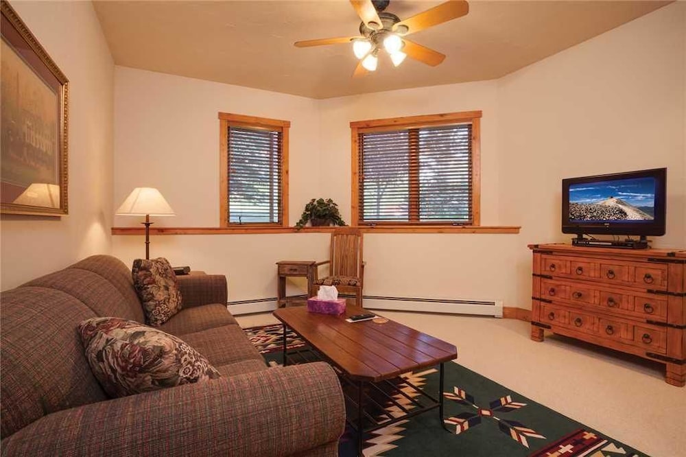 Apartment photo 1