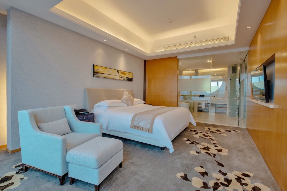 Executive Suite-Limited Package Offer - Photo 2