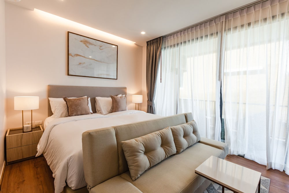Suite, 2 Bedrooms - Photo 3