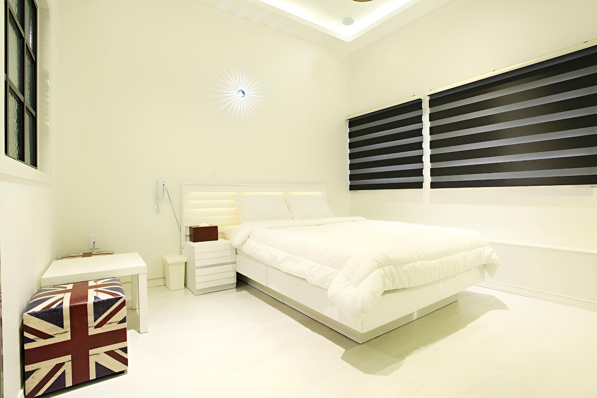 Room (Standard Room) - Photo 7