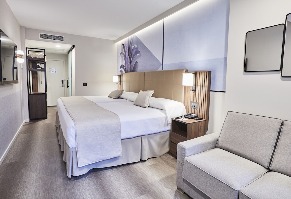 Deluxe Room, Multiple Beds