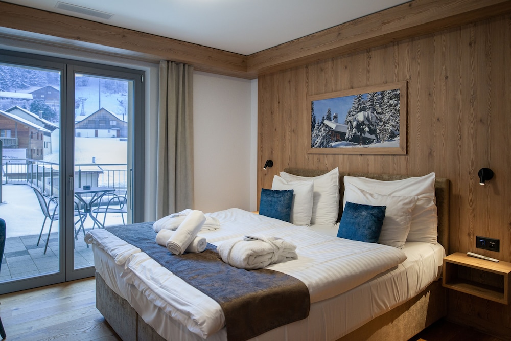 Standard Double Room - Photo 2