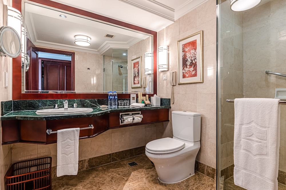 Deluxe Room King - Photo 3