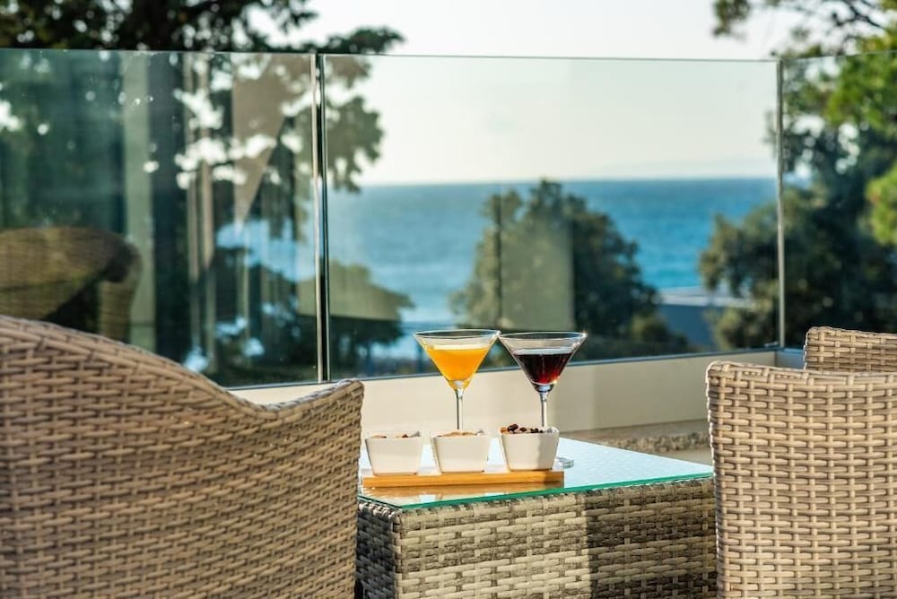 Deluxe Apartment, Private Pool, Sea View