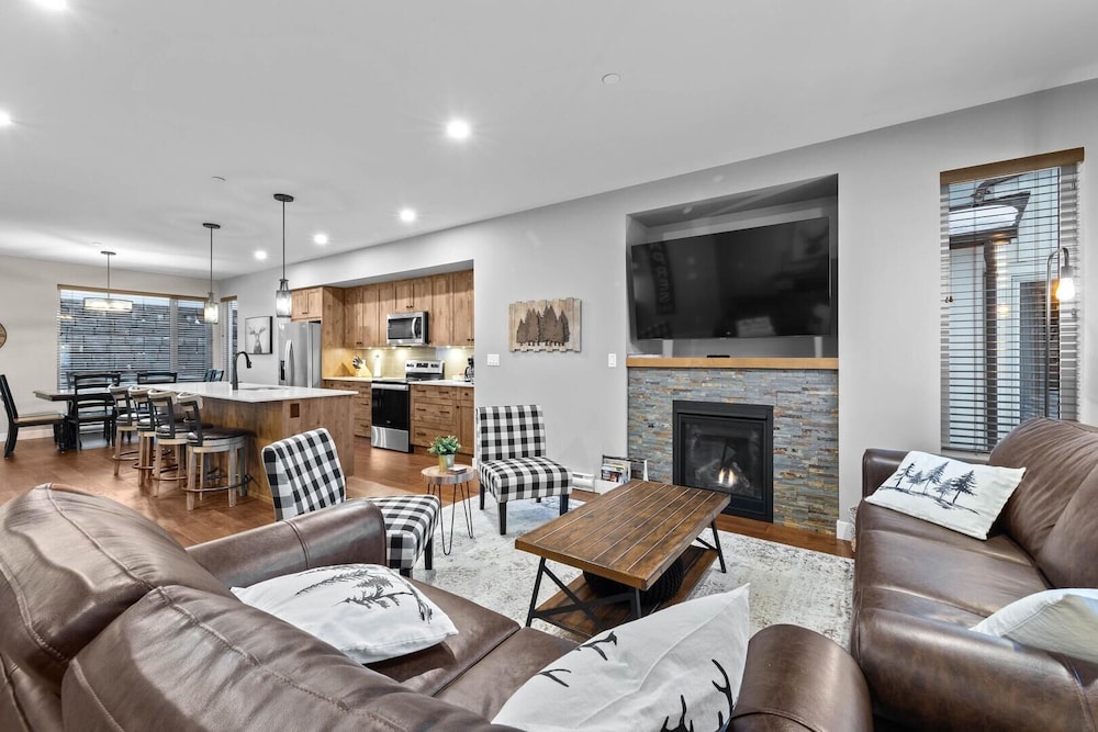 Townhome, 3 Bedrooms photo 1