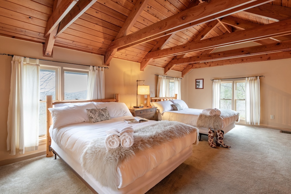 House (4 Bedrooms)