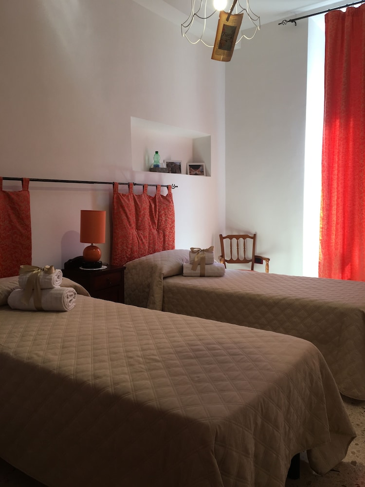 Triple Room, City View (1) photo 2