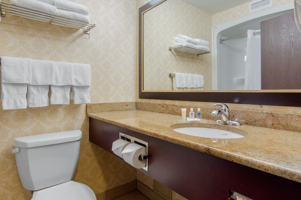 Standard Room, 2 Queen Beds, Non Smoking - Photo 8