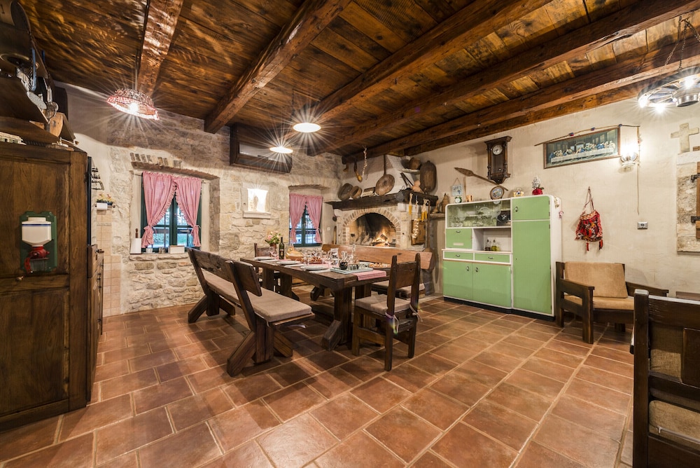Villa, 4 Bedrooms, Smoking, Private Pool photo 3