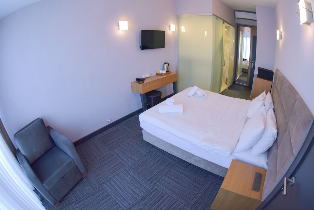 Deluxe Room, Balcony, Sea View photo 2