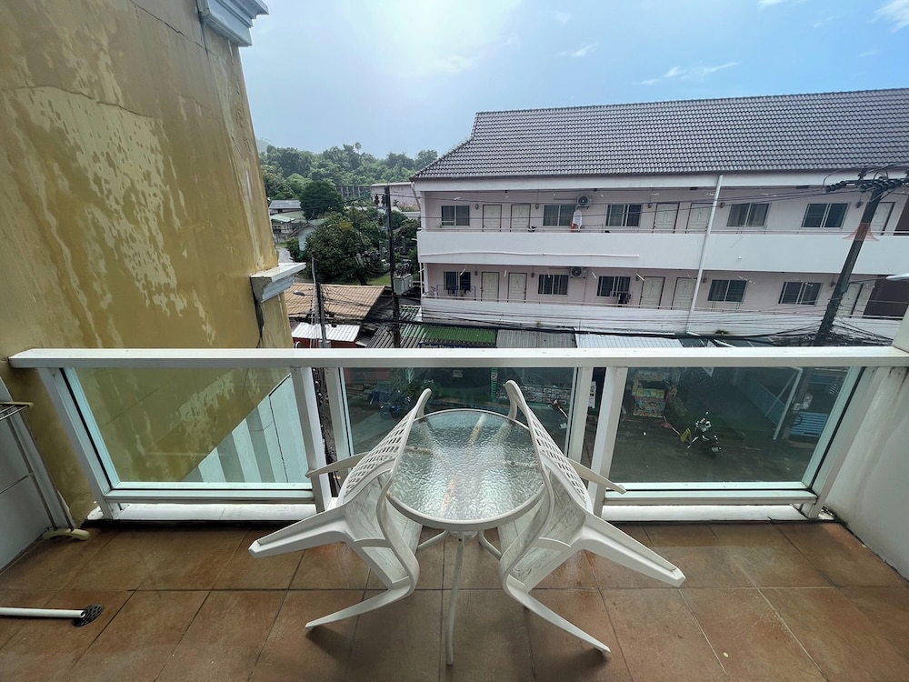 Triple Room, Balcony - Photo 8