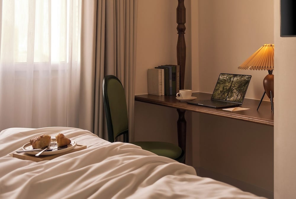 Junior Suite, 1 King Bed, Bathtub