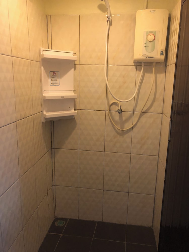 Large Room With Air Conditioning photo 3