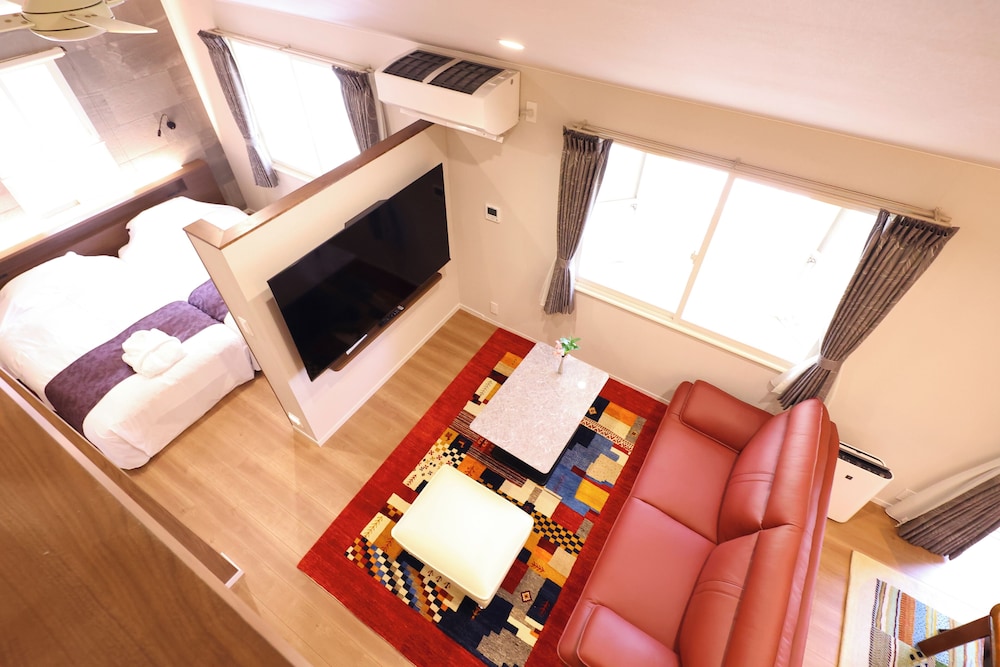 Chic Modern Suite, Non Smoking photo 1