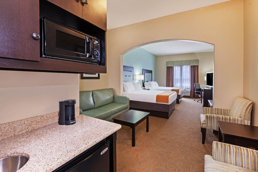 Suite, 2 Queen Beds - Photo 1