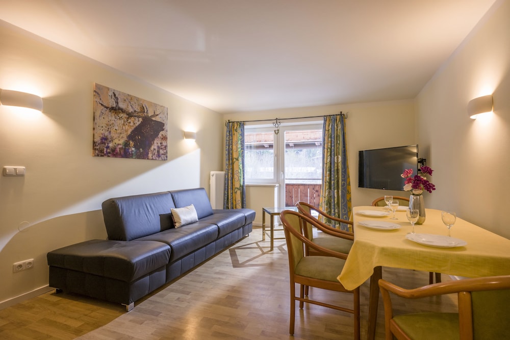 Family Suite, 1 Bedroom, Kitchen photo 2