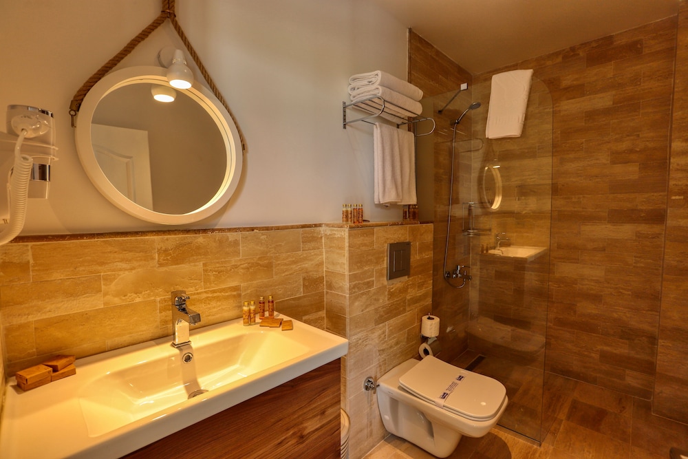 Family Room - Photo 8