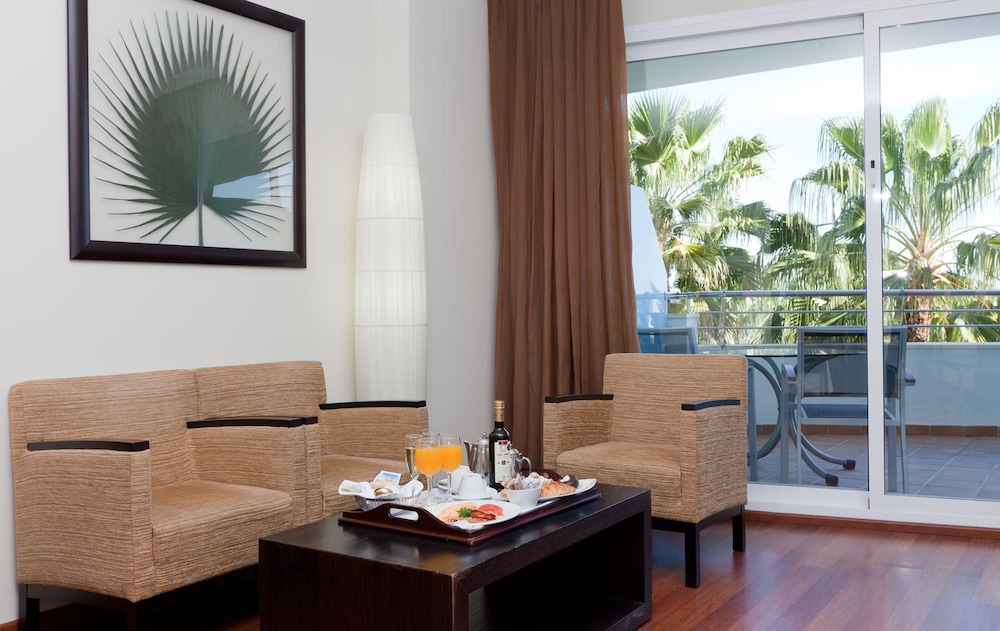Deluxe Double Room - Photo 10