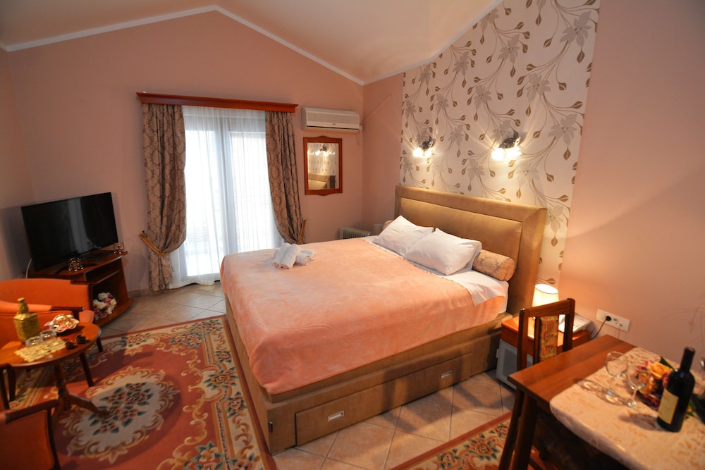 Studio Suite, Sea View