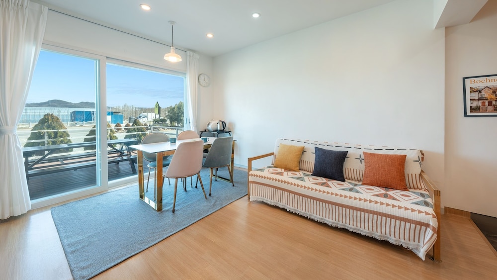 Basic Room, 1 Bedroom (sum B(Pet-friendly / Private BBQ))