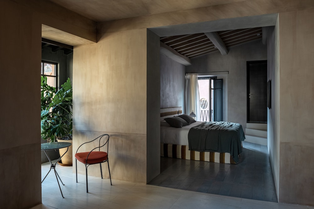 Suite, 1 King Bed