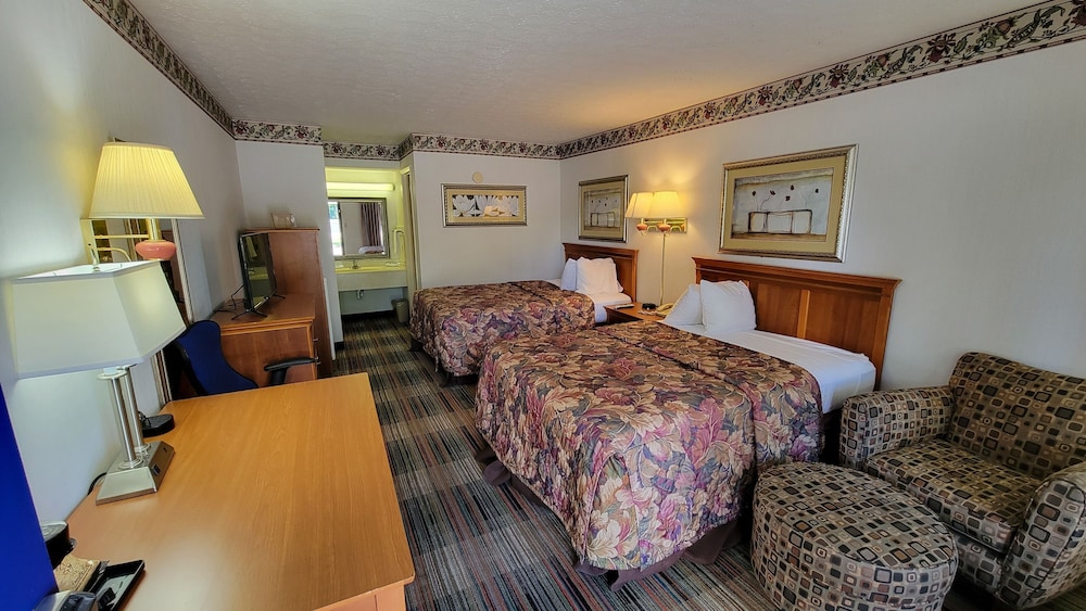 Classic Room, 2 Queen Beds, Non Smoking photo 1