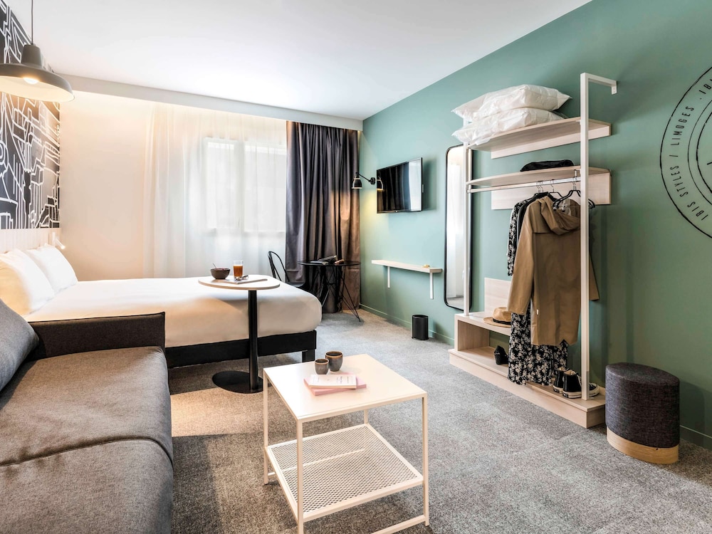 Standard Suite, Multiple Beds - Photo 7