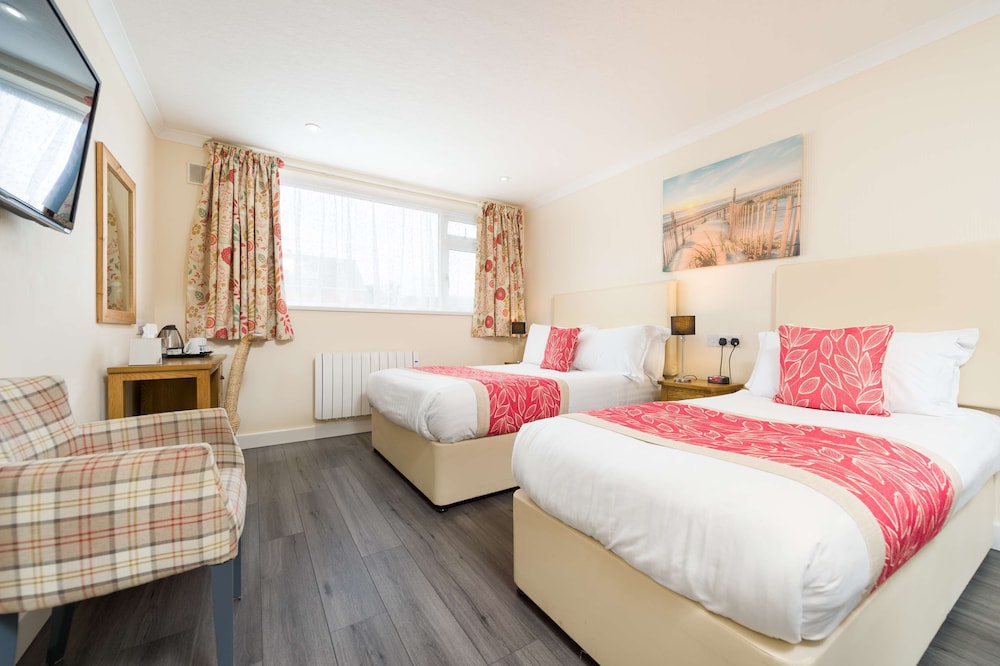 Standard Room, Multiple Beds, Non Smoking (Pet Friendly) photo 3