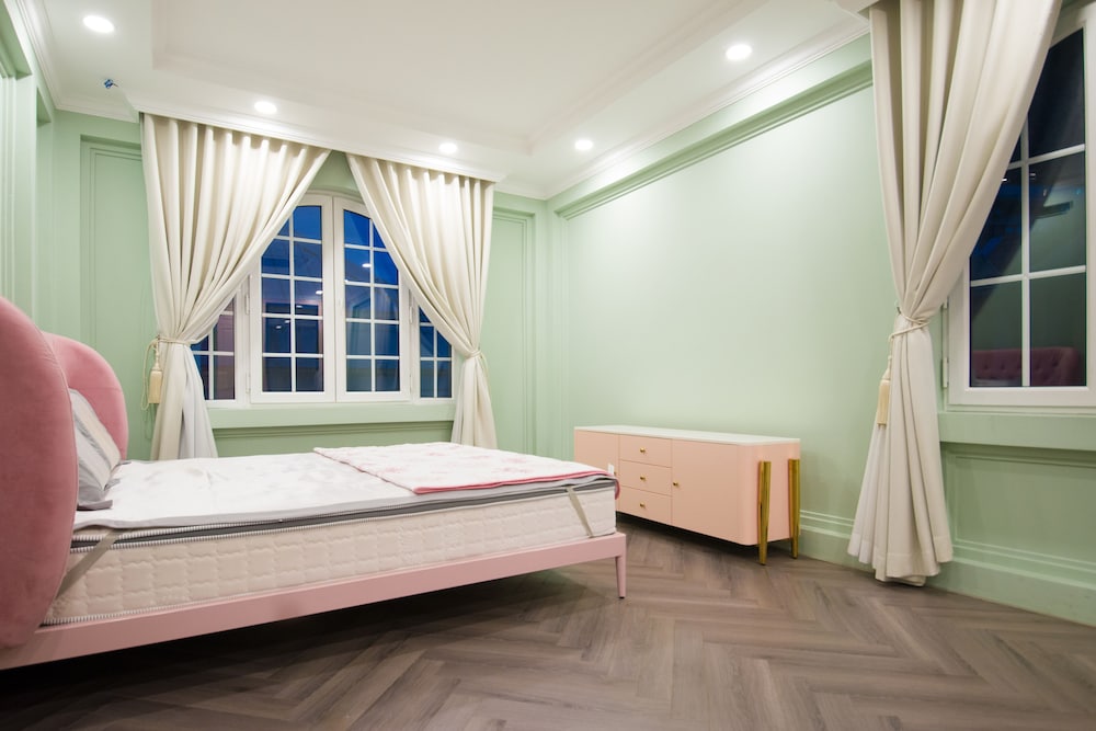 Superior Double Room, 1 King Bed, Non Smoking, Garden View photo 2