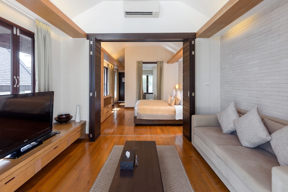 Three Bedroom Suite Pool Villa Sea with Free Minibar - Photo 13