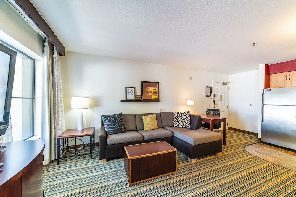 Deluxe Studio Suite photo 3
