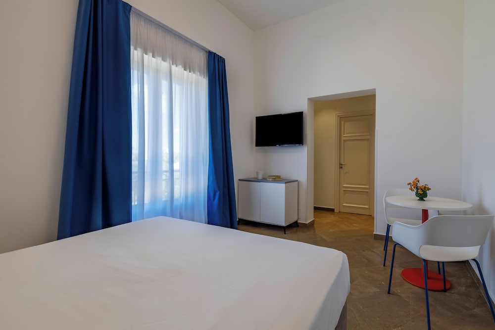 Superior Double Room Single Use photo 3