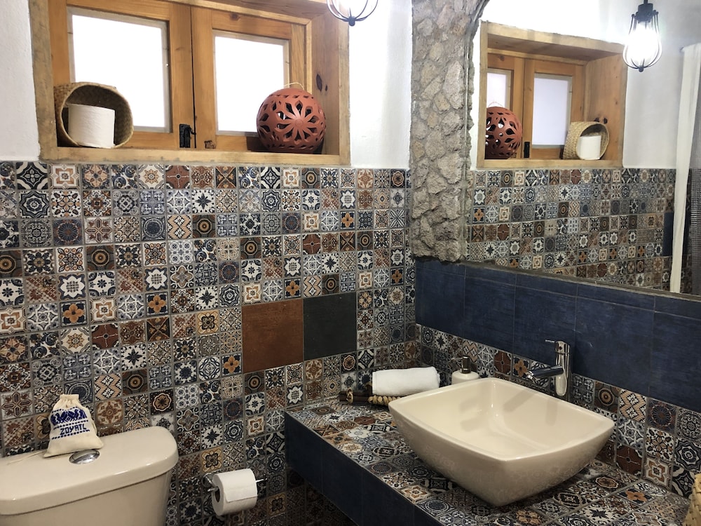 Design Room, 1 King Bed, Bathtub photo 3