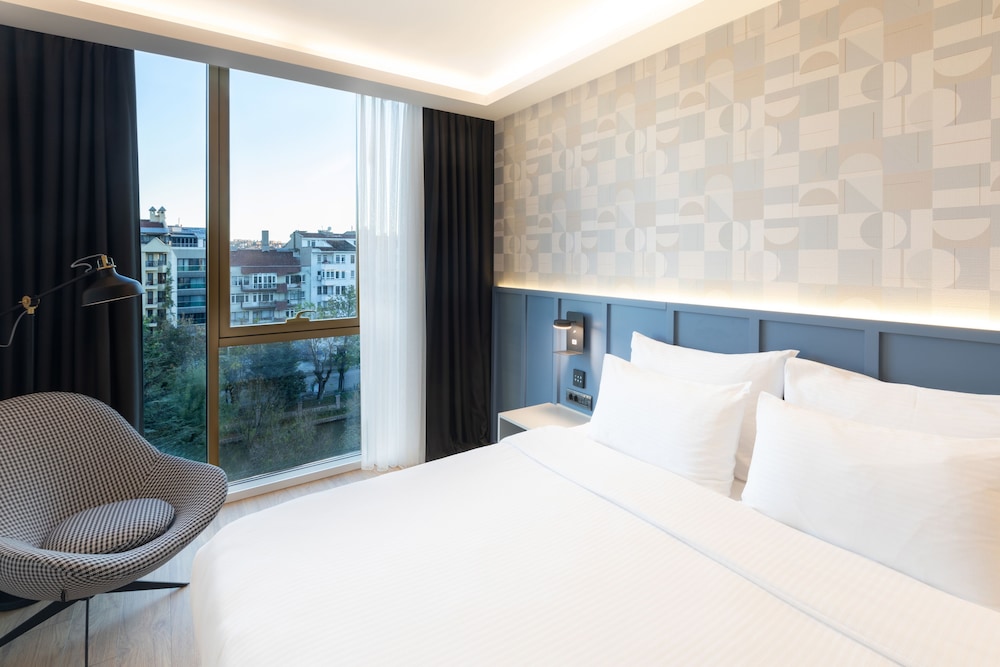 Superior King River View Room - Photo 1