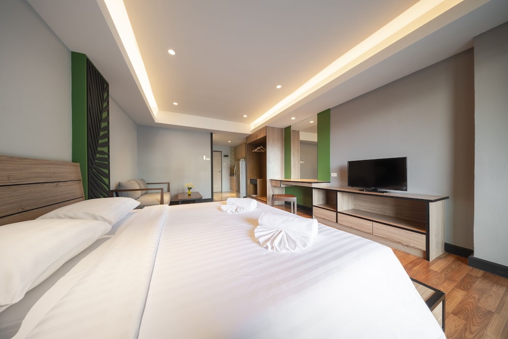 Superior King Bed photo 2