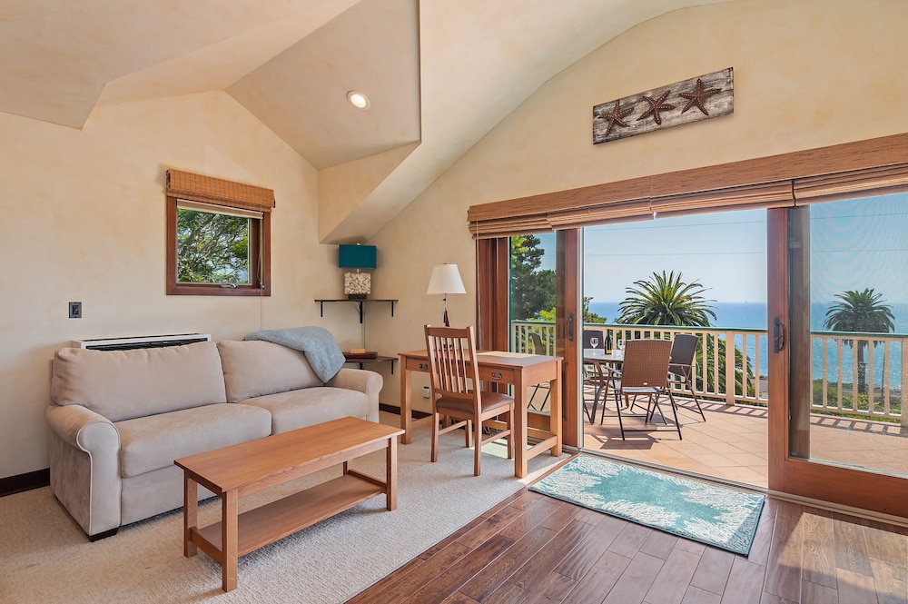 Studio Suite, 1 Queen Bed, Balcony, Ocean View (Blue Ocean View Retreat) photo 2