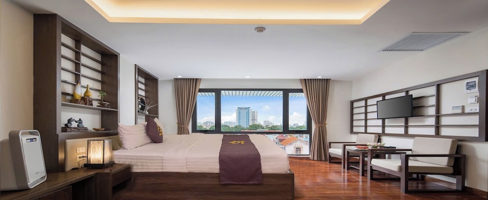 Executive Room, City View