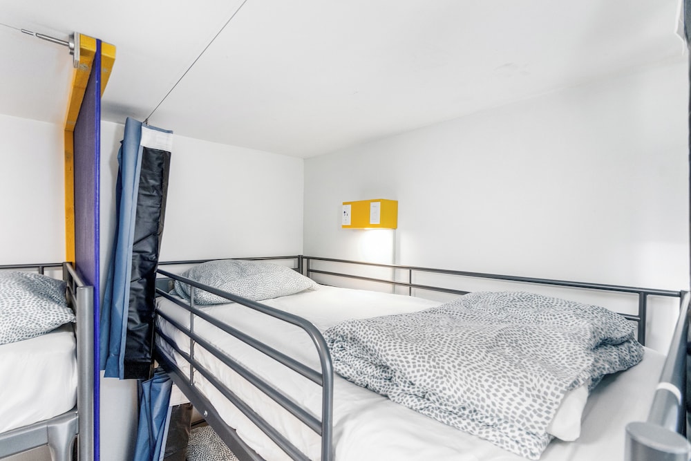 Private 4-Bed Dorm